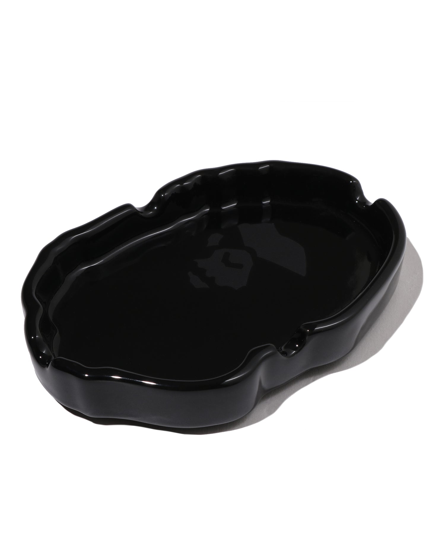 A BATHING APE – INT.BAPE.COM