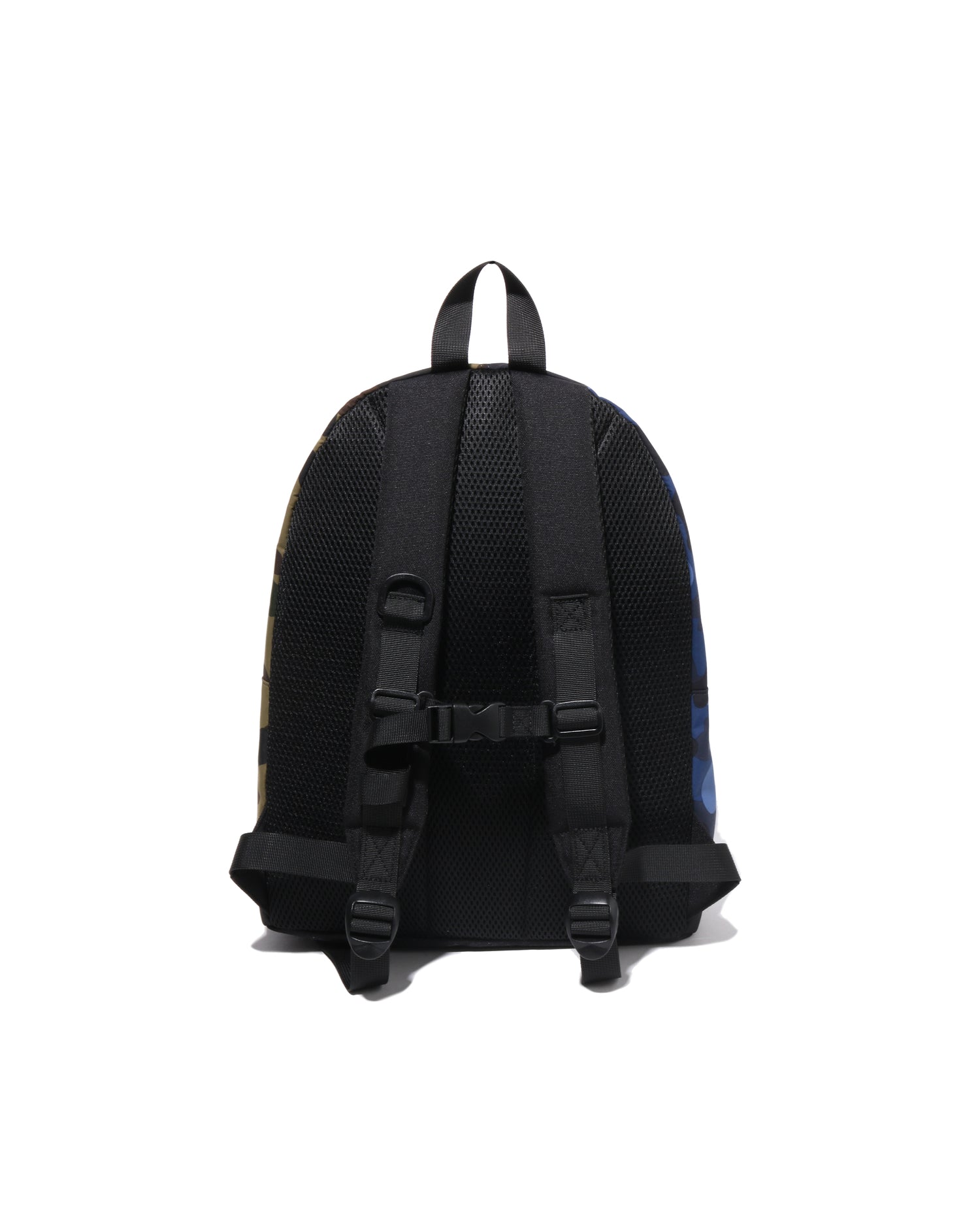 bape リュックサック　シャーク A BATHING APE® Kids Split Camo Shark Daypack | Bape official
