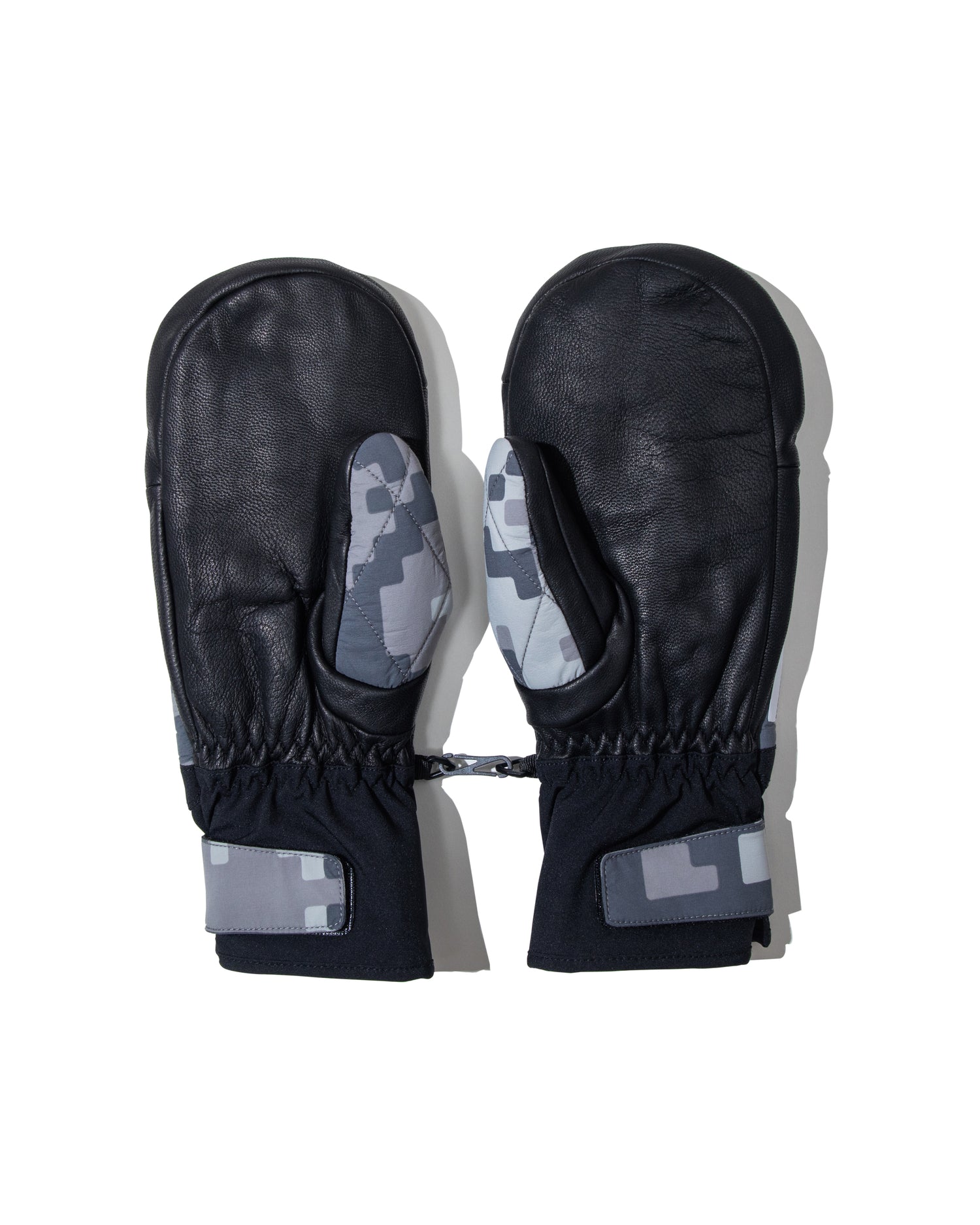 A BATHING APE® BAPE By Kazuki Kuraishi Pixelate Camo Polrfleece