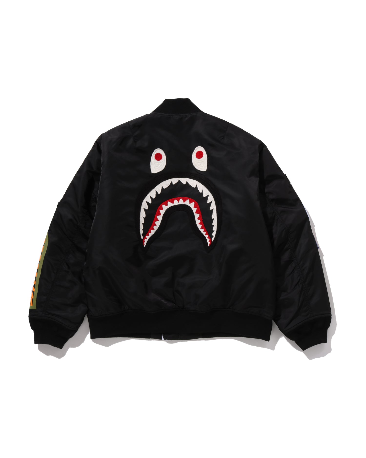 A Bathing Ape – INT.BAPE.COM