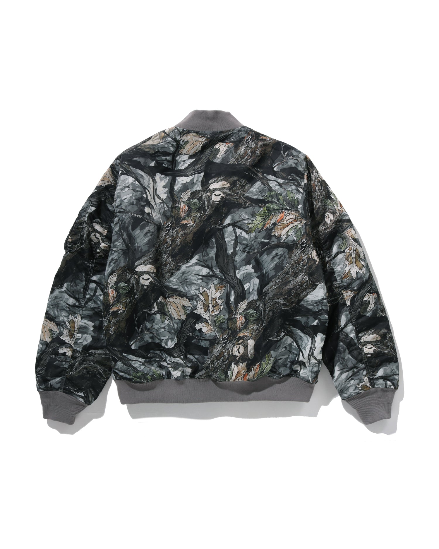 A BATHING APE – INT.BAPE.COM