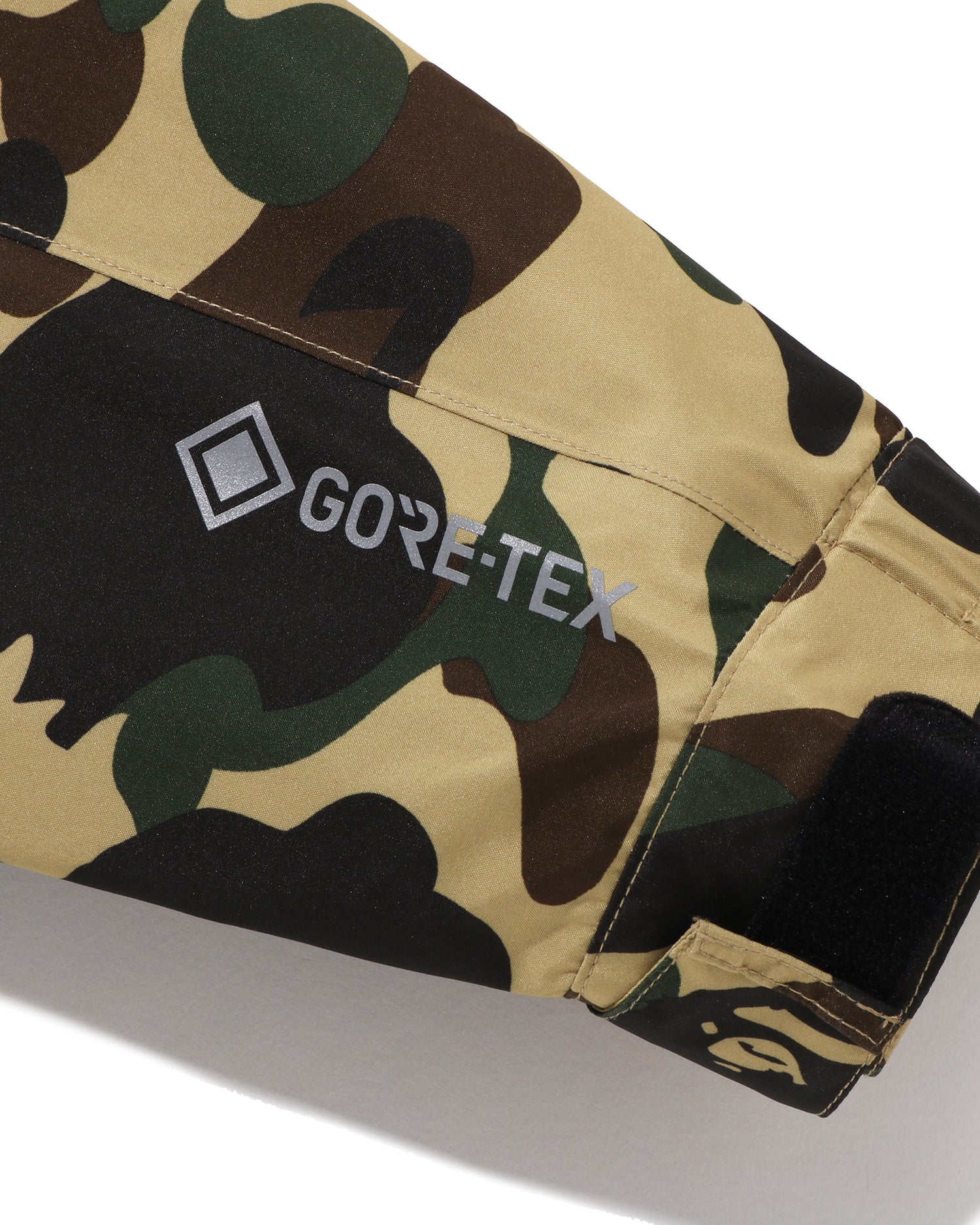 A BATHING APE® Gore-Tex 1st Camo Snowboard Jacket | Bape official