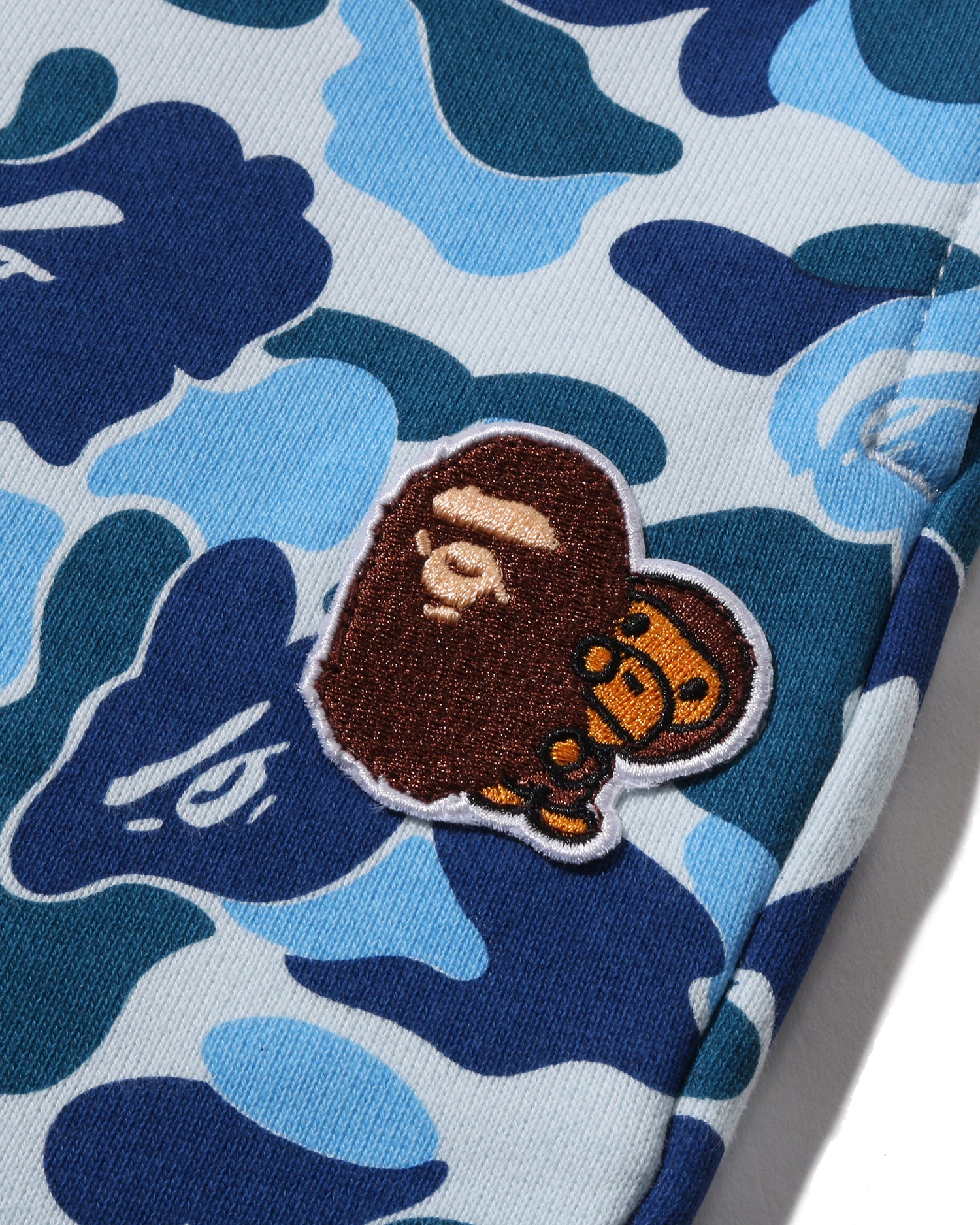 A BATHING APE® Kids Abc Camo Ape & Milo One Point Sweat Pants