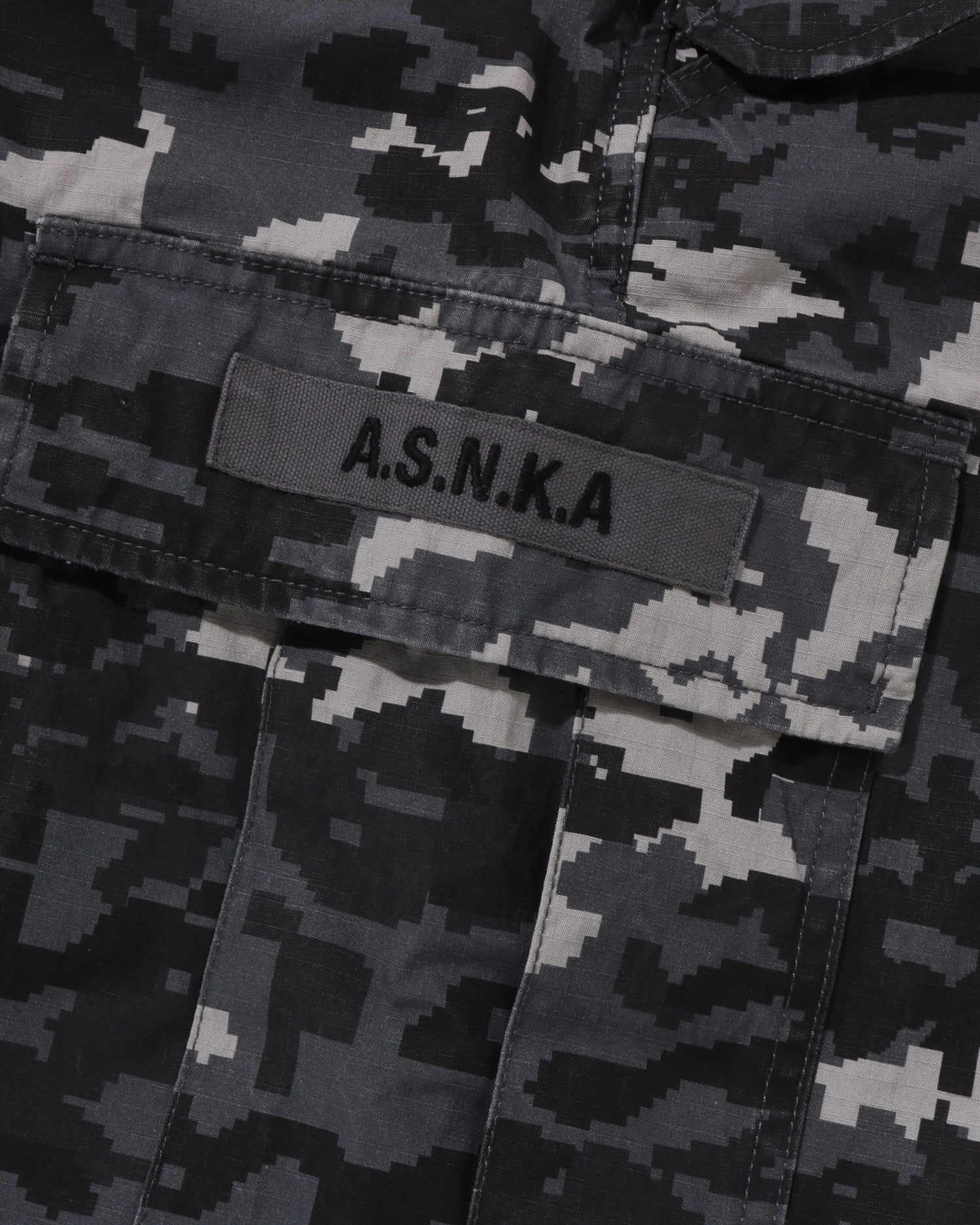 A BATHING APE® Multi Pixel Camo M-65 Cargo Pants | Bape official