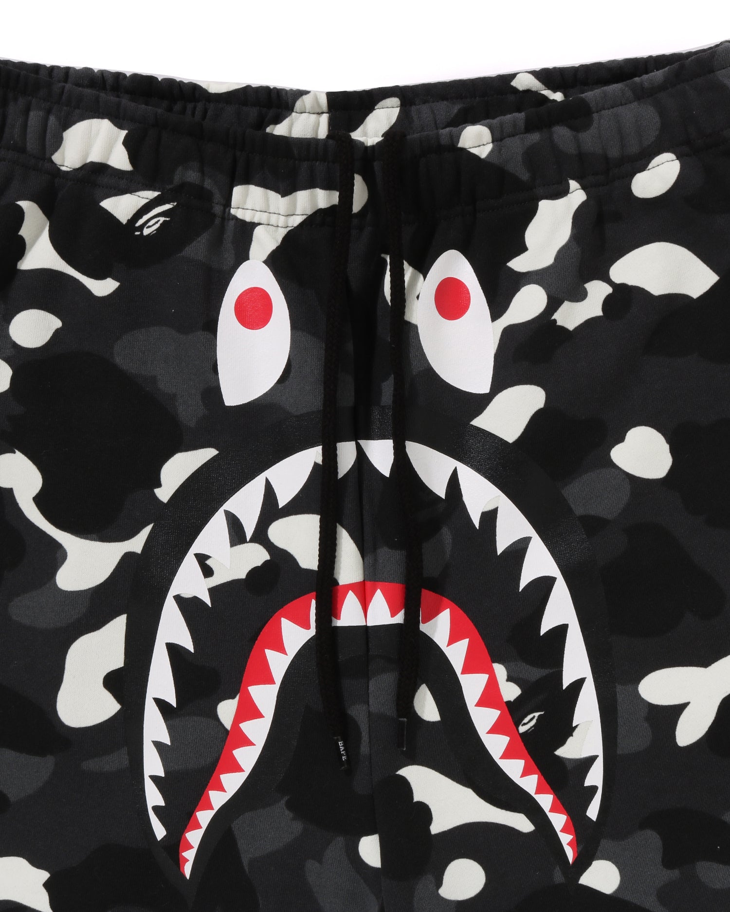 [BAPE]TREEEDGE CAMO LASER CUT STRAIGHT SWEATPANTS 要在庫確認 TREE EDGE CAMO LASER CUT STRAIGHT FIT SWEAT PANTS | bape.com