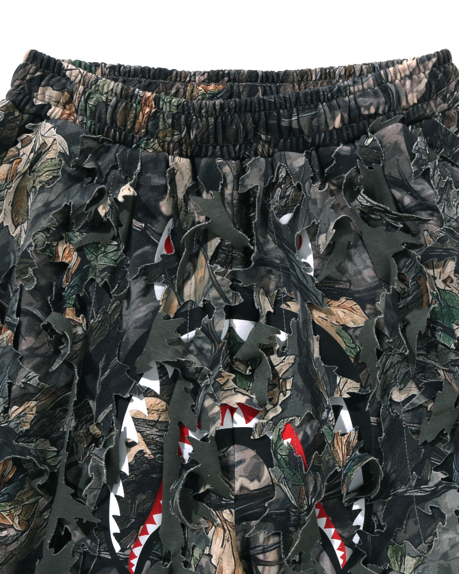 [BAPE]TREEEDGE CAMO LASER CUT STRAIGHT SWEATPANTS 要在庫確認 TREE EDGE CAMO LASER CUT RELAXED FIT MILITARY PANTS 2025年7