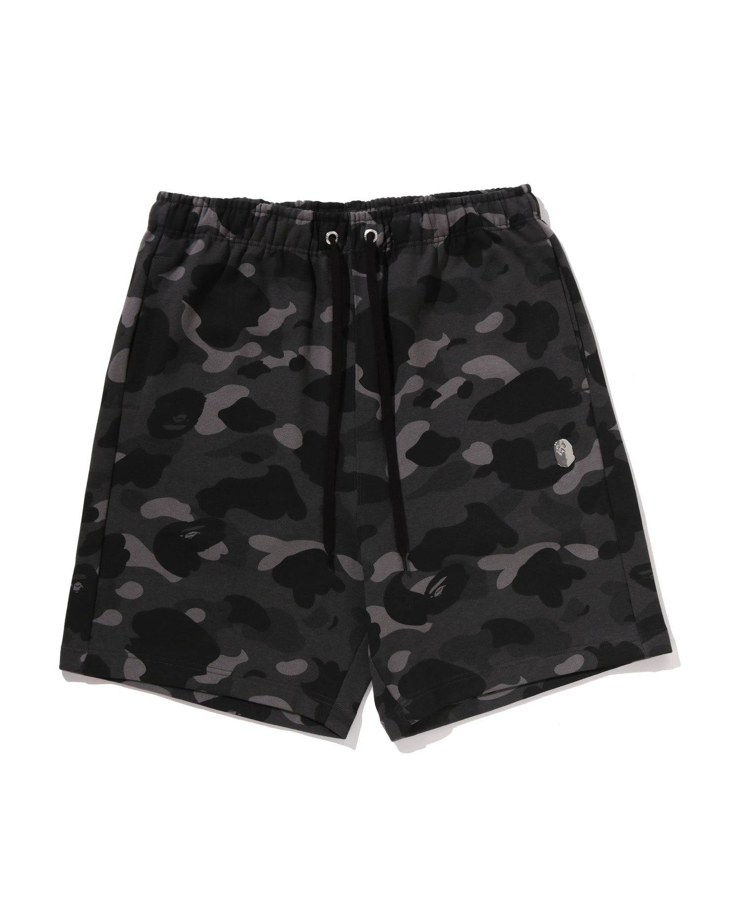 パンツ A BATHING APE sweat shorts A BATHING APE® Color Camo Metal Ape Head Relaxed Fit Sweat Shorts