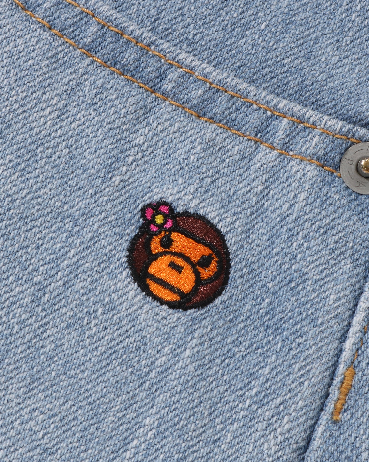 A BATHING APE® Baby Lisa One Point Denim Shorts | Bape official