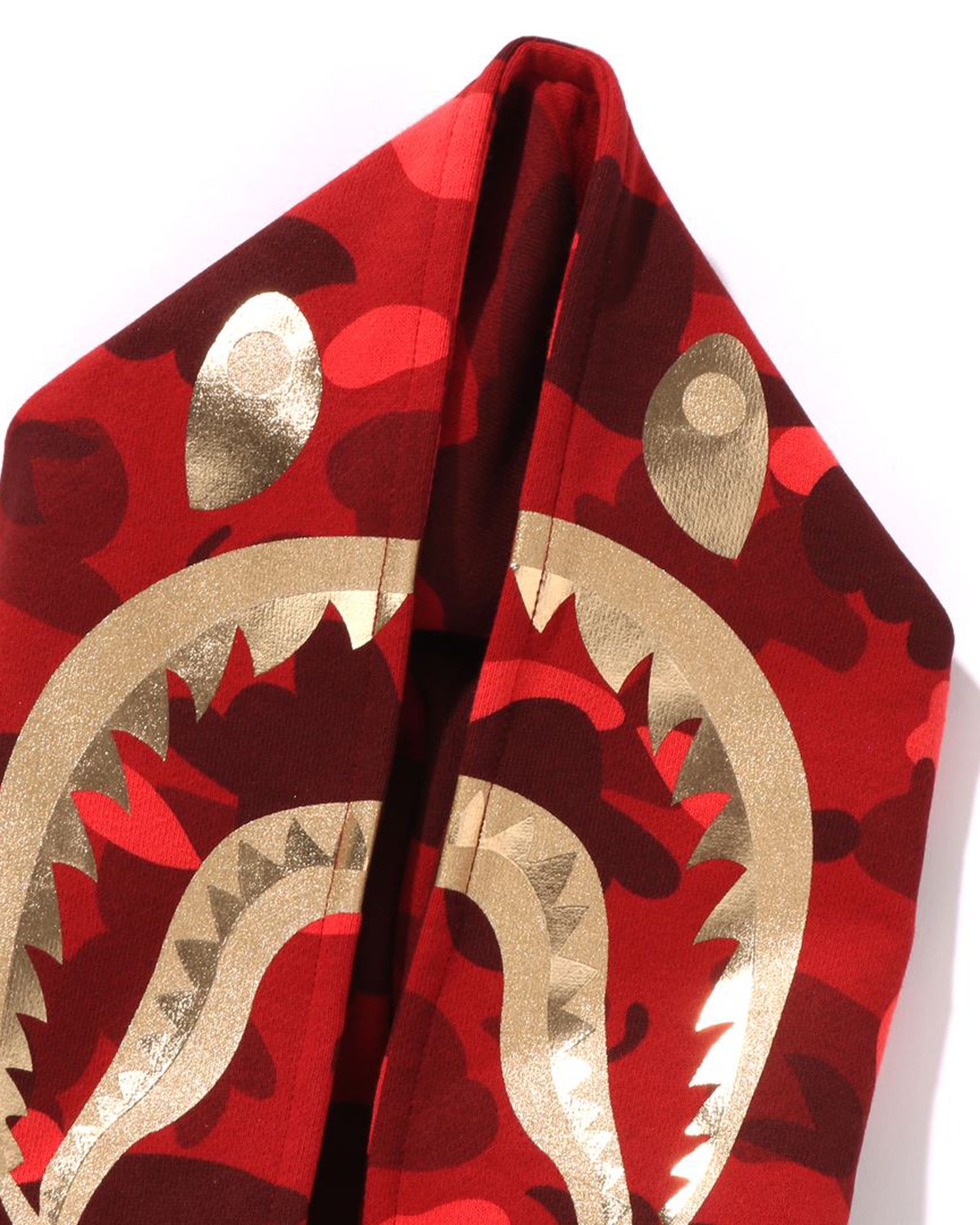 A BATHING APEシャークポンチョ A BATHING APE® Kids Color Camo Shark Zip Hoodie | Bape