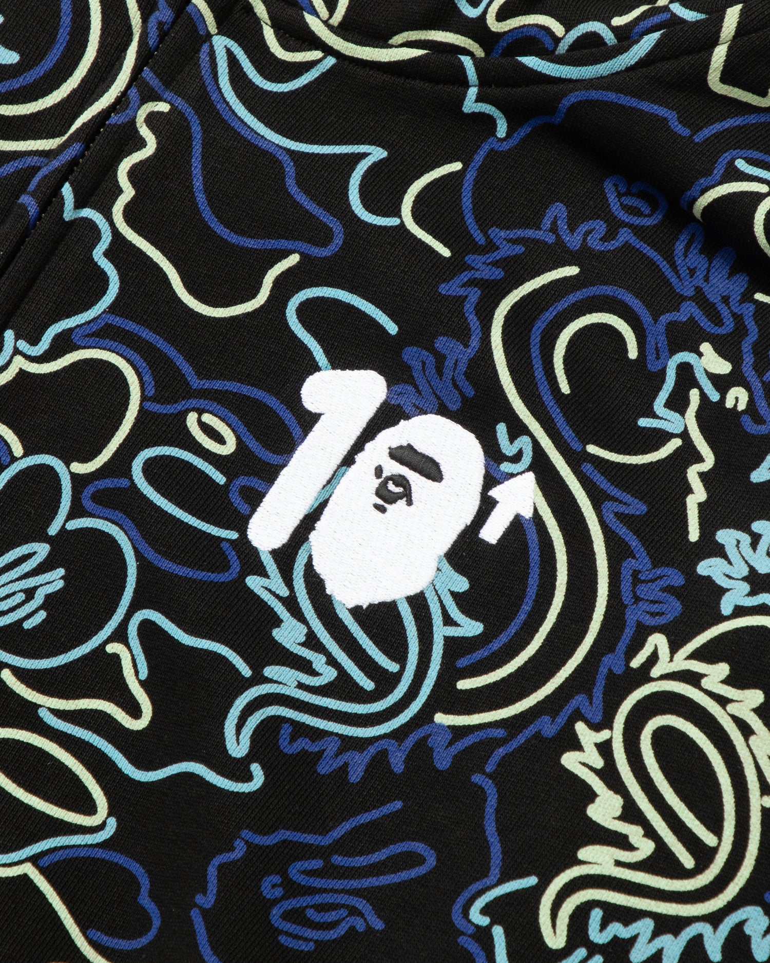 BAPE 88RISING GLOW IN THE DARK シャークパーカー BAPE® X 88RISING GLOW IN THE DARK CAMO SHARK FULL ZIP HOODIE