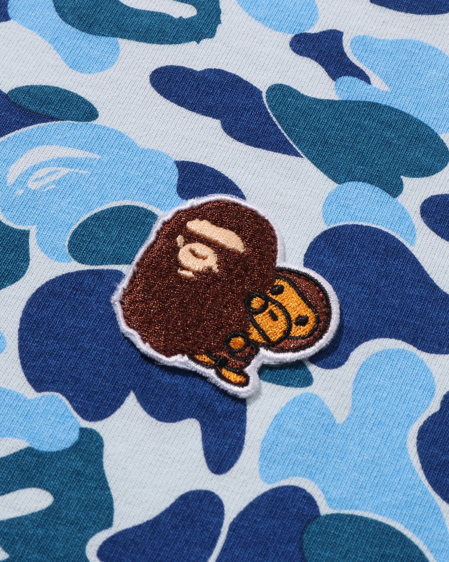 A BATHING APE® Kids Abc Camo Ape & Milo One Point Tee Jr | Bape