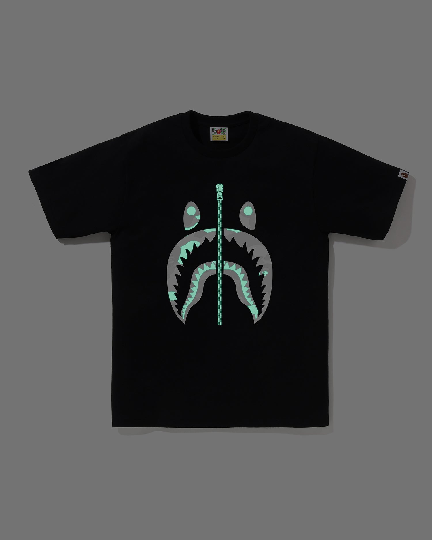 A BATHING APE – INT.BAPE.COM