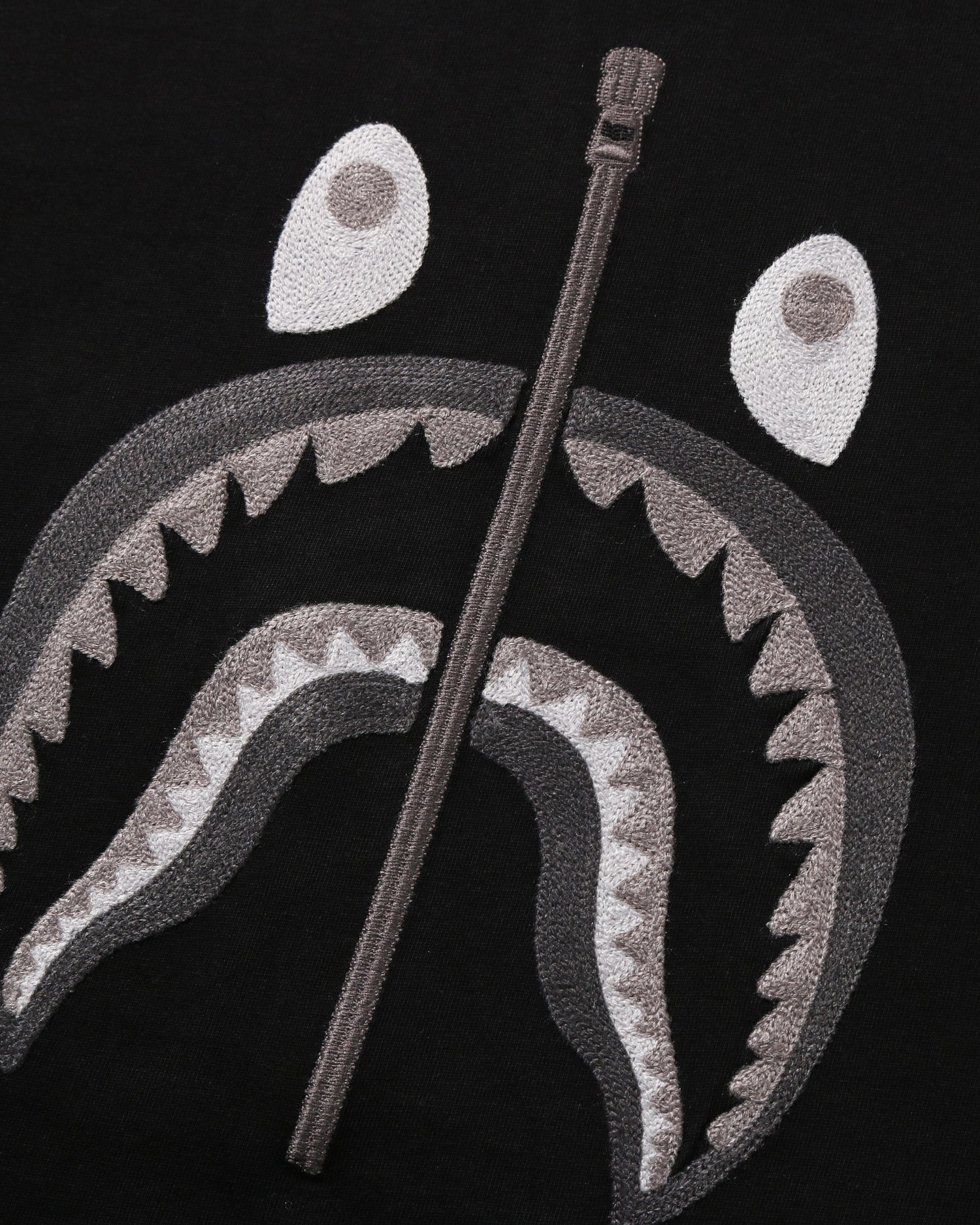 A BATHING APE® Chain Stitch Shark Relaxed Fit Tee | Bape official