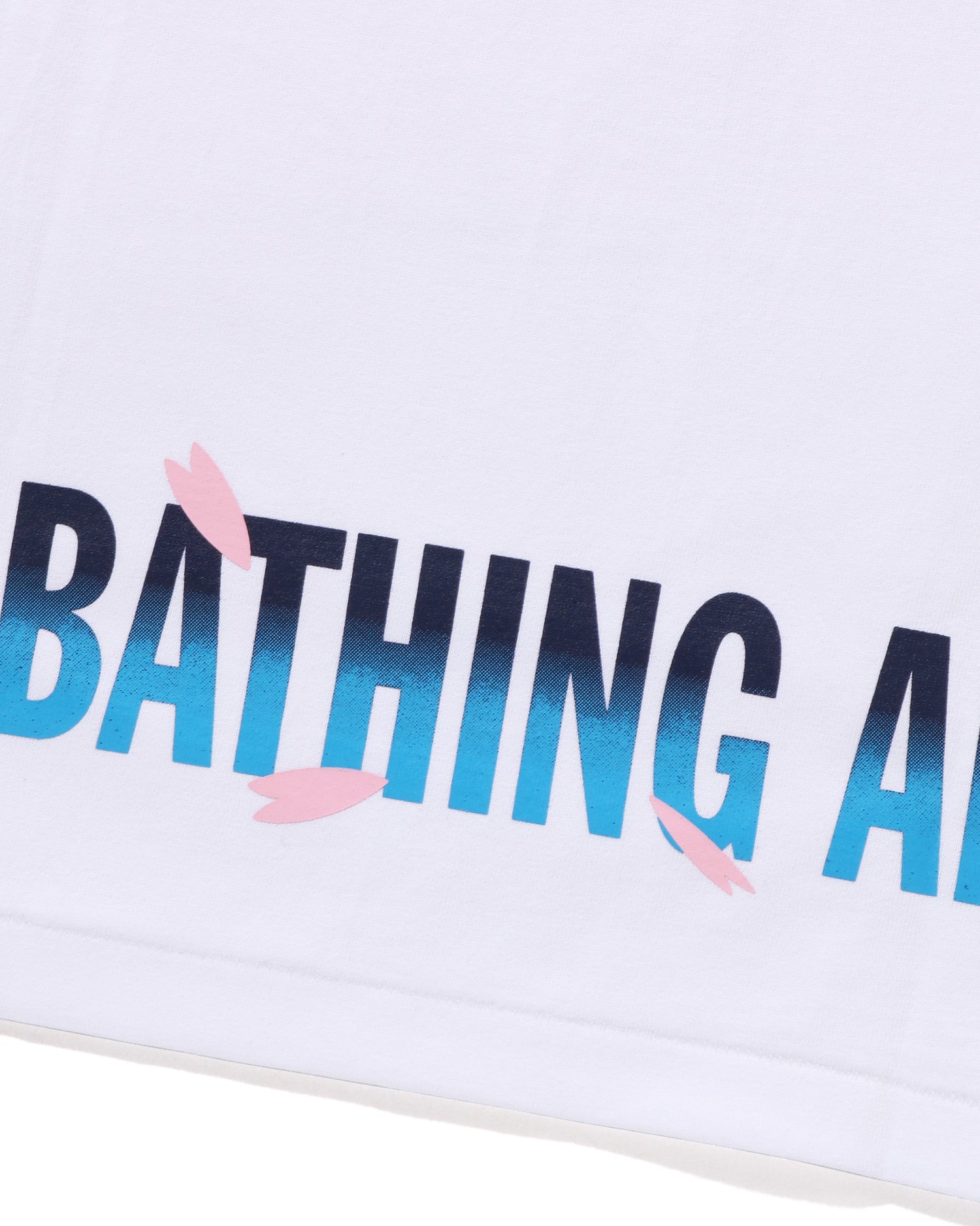 ユニフォーム A BATHING APE SAKURA APE HEAD OSAKA TEE APE HEAD OSAKA TEE 2025年4月13日