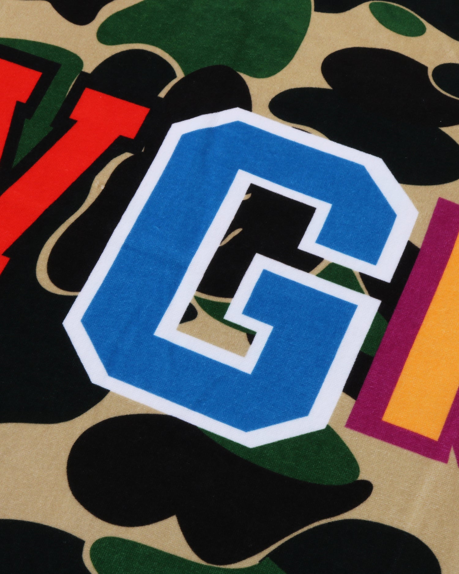 A BATHING APE® Abc Camo Shark Beach Towel | Bape official website